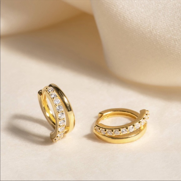 MARTHA HOOPS - Picture 2 of 3